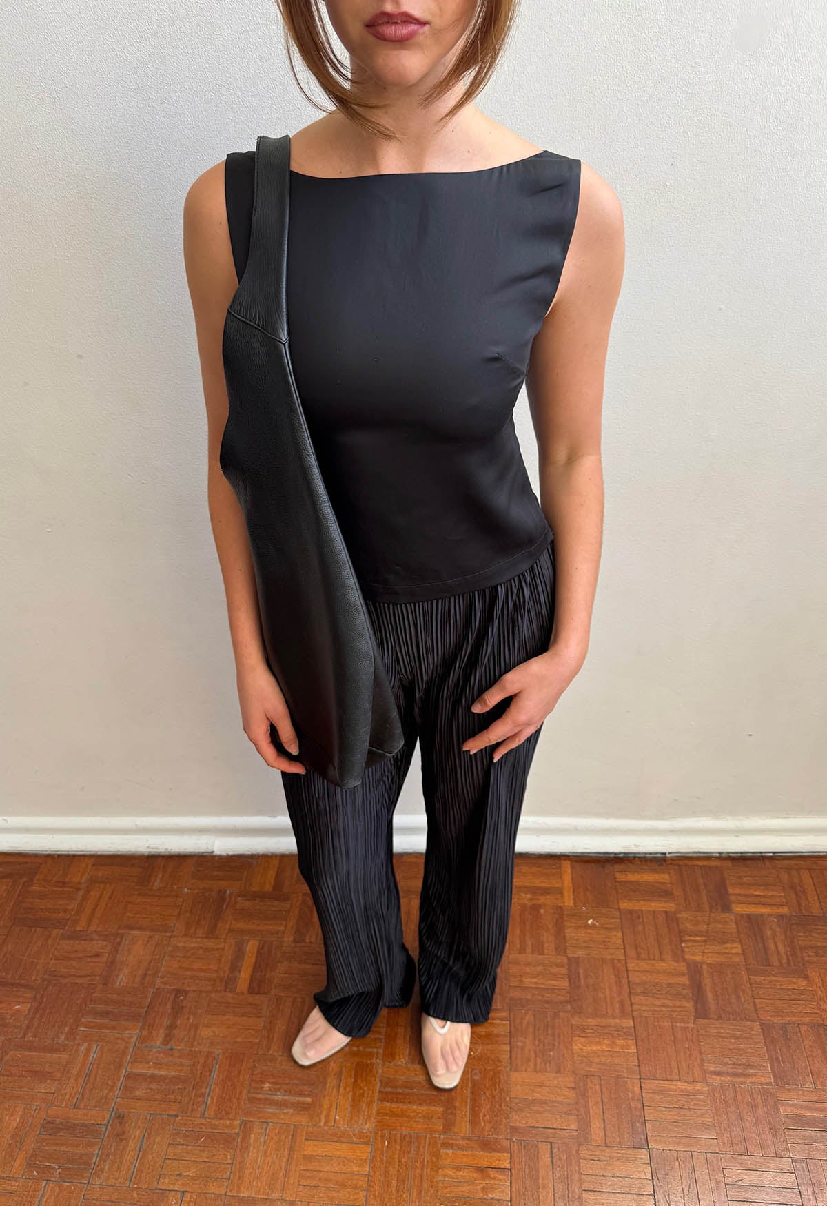 Cowl Back Top Nera