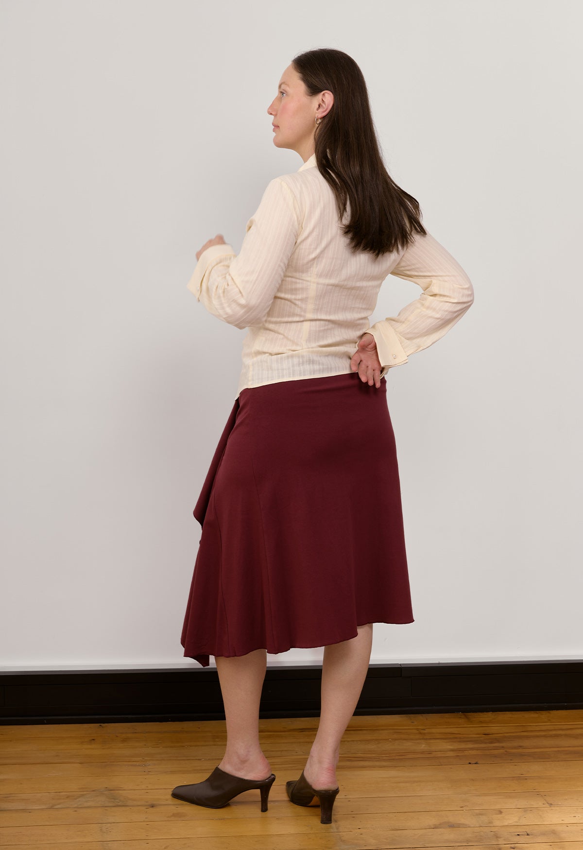 Flounce Front Skirt Vino