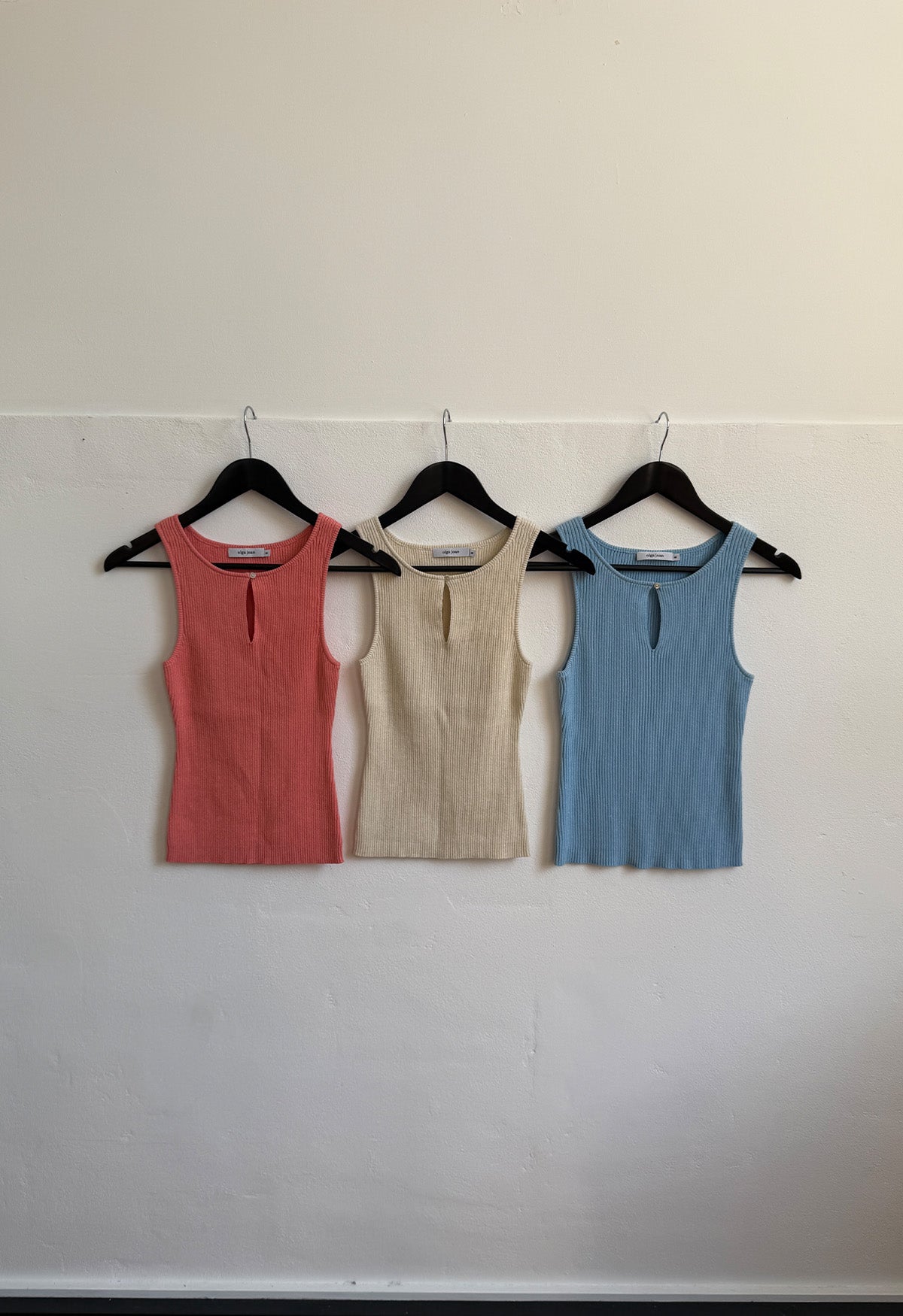 Key-Hole Knit Tank Corallo