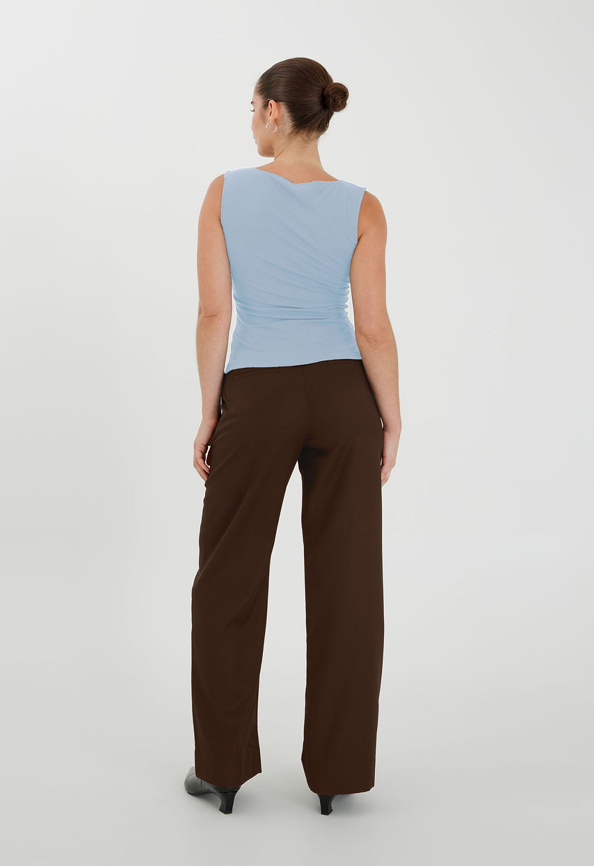 Button-Through Tank Cielo