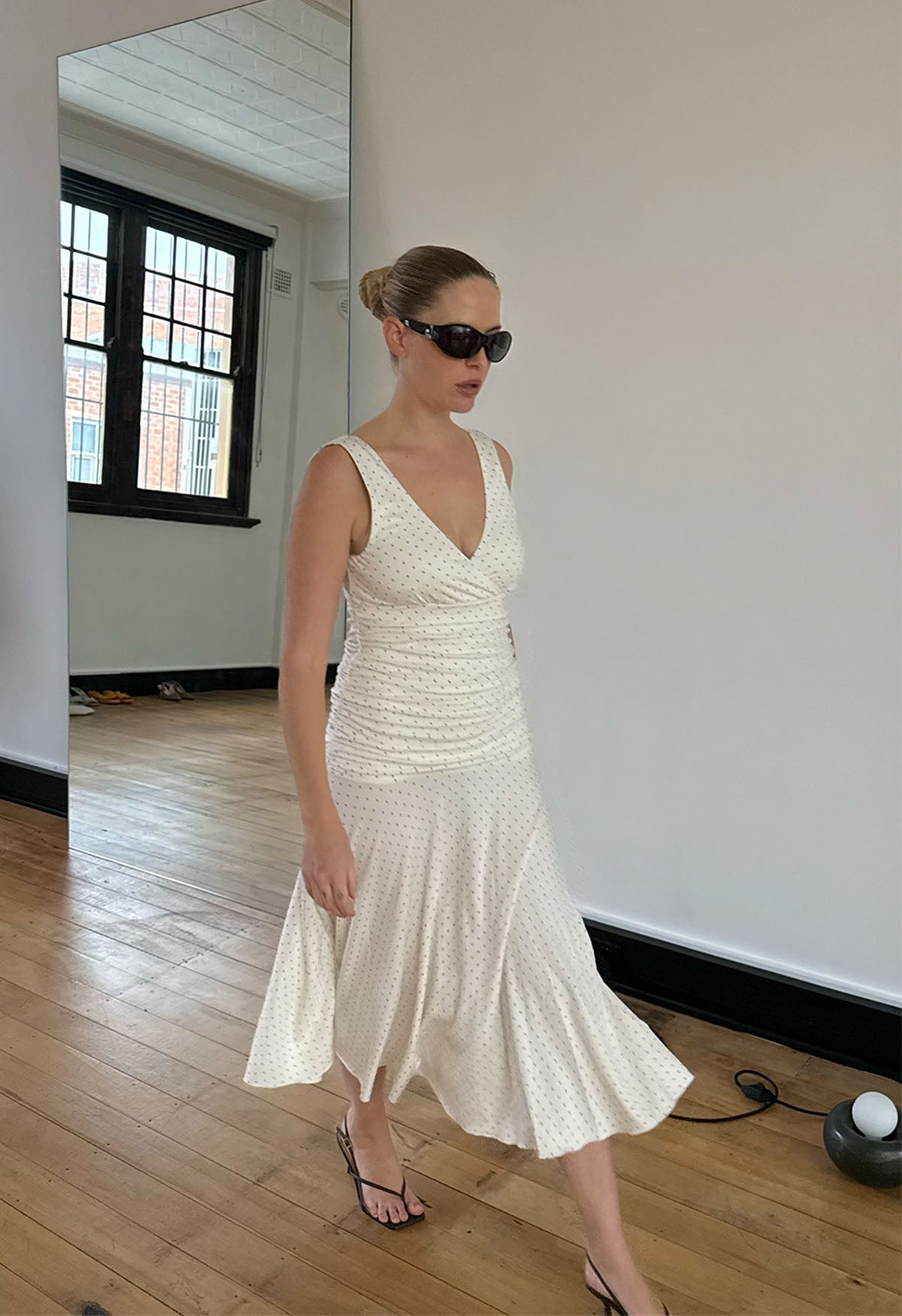 Ailie is wearing a size 8