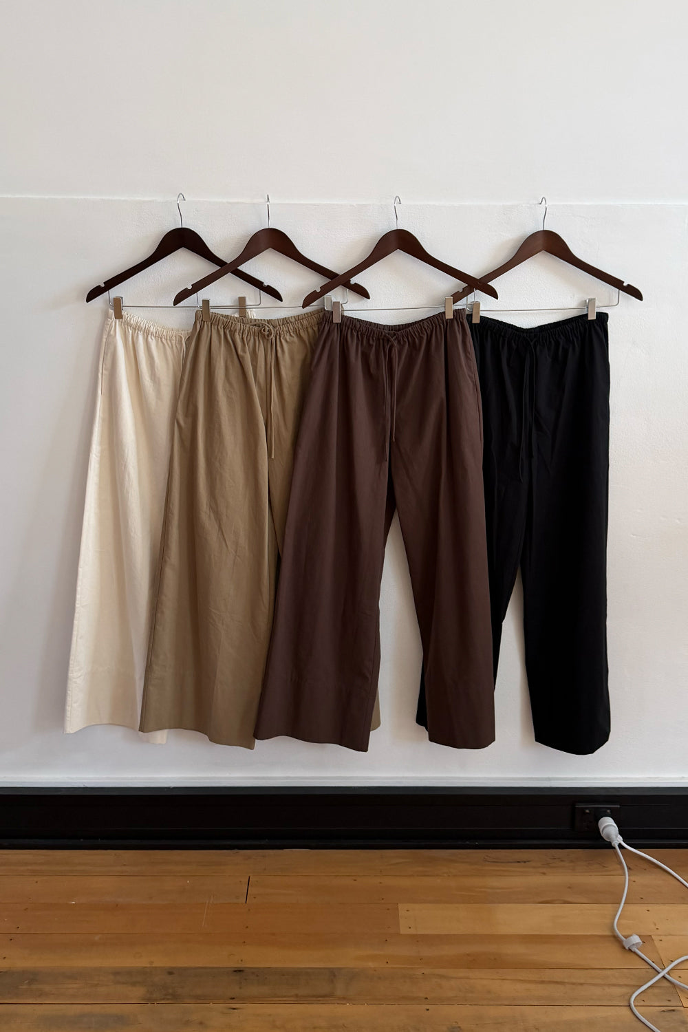Mid-Rise Drawcord Pant Nera
